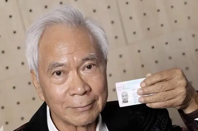 香港知名演员婚内出轨净身出户，送前妻八套房俩车位  第2张