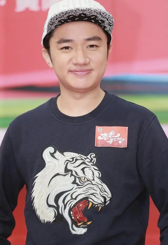 知名港星事业越来越好！旗下公司签约艺人超200位，已进军饮食界  第4张