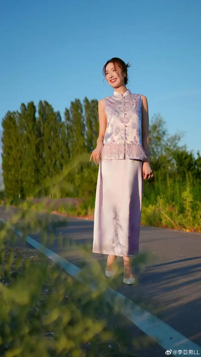 知名港星事业越来越好！旗下公司签约艺人超200位，已进军饮食界  第10张