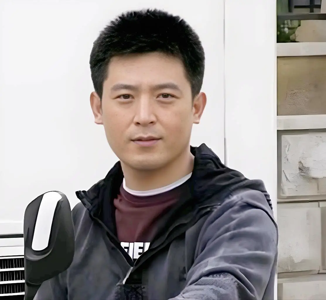 无辜孙涛被网暴气哭！低调妻子受牵连，他今年不参加央视春晚  第5张