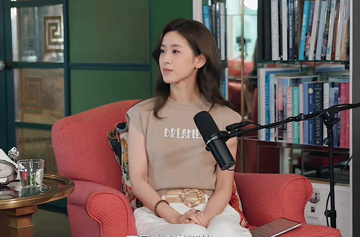 章泽天播客翻车到处删帖捂嘴遭网友怒斥,怕批就别出门 第1张 章泽天播客翻车到处删帖捂嘴遭网友怒斥,怕批就别出门 第1张