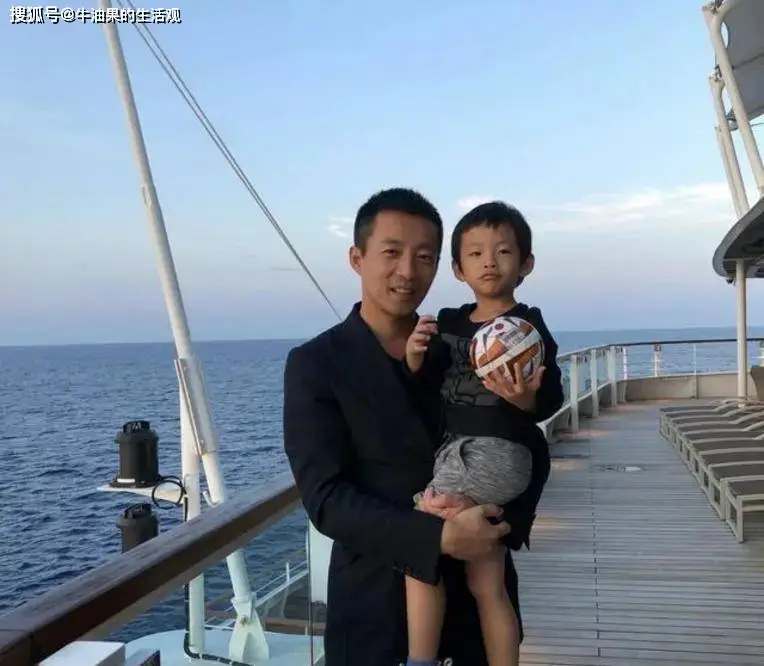 马筱梅拍孕妇照，汪小菲笑得很勉强？玥儿姐弟来北京了，张兰陪着玩  第2张