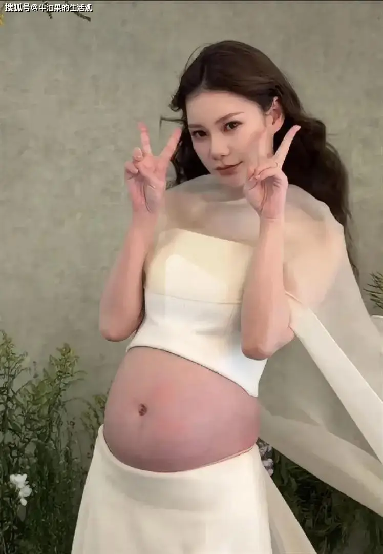 马筱梅拍孕妇照，汪小菲笑得很勉强？玥儿姐弟来北京了，张兰陪着玩  第7张