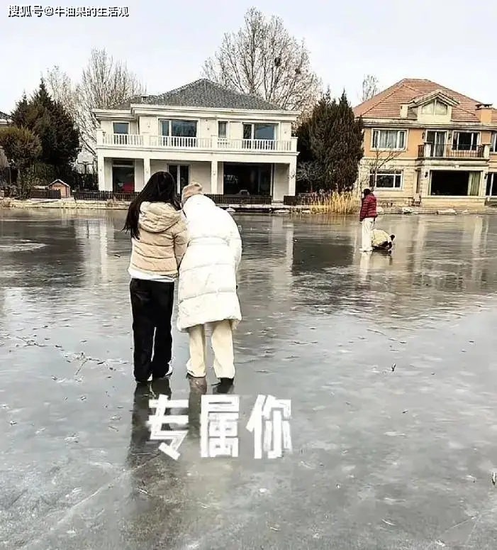 马筱梅拍孕妇照，汪小菲笑得很勉强？玥儿姐弟来北京了，张兰陪着玩  第8张