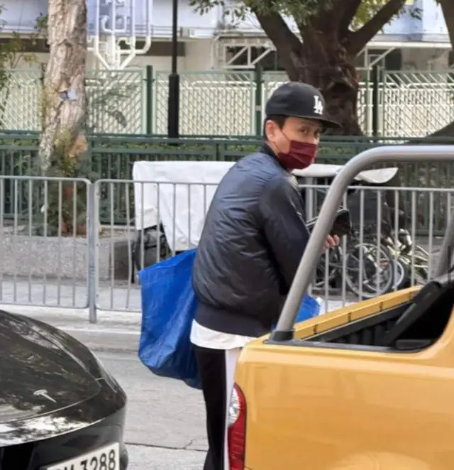 TVB视帝现身市场买菜,背包接地气,刚获得内地年度实力大奖 第6张 TVB视帝现身市场买菜,背包接地气,刚获得内地年度实力大奖 第6张