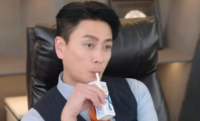 TVB视帝现身市场买菜,背包接地气,刚获得内地年度实力大奖 第7张 TVB视帝现身市场买菜,背包接地气,刚获得内地年度实力大奖 第7张