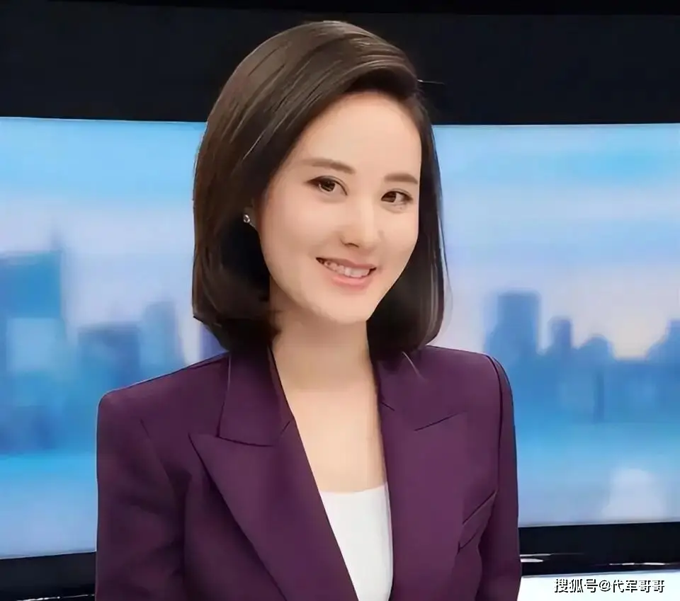 44岁央视主持人秦方近况曝光，曾是重庆最美高考状元仍单身  第2张