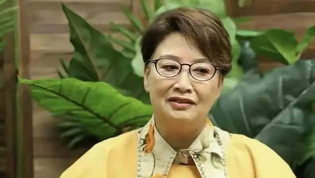 香港知名女星切除子宫，三次流产，为女儿隐忍老公婚内出轨十年  第4张