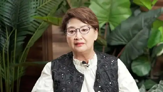 香港知名女星切除子宫，三次流产，为女儿隐忍老公婚内出轨十年  第7张