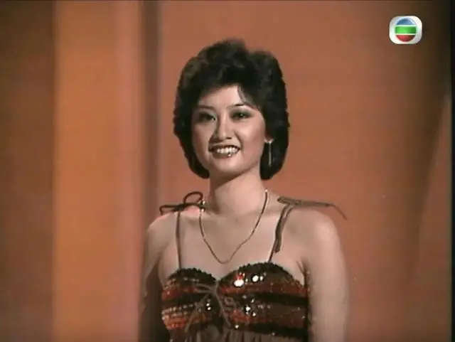 香港知名女星切除子宫，三次流产，为女儿隐忍老公婚内出轨十年  第8张