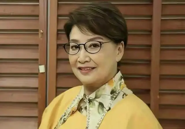 香港知名女星切除子宫，三次流产，为女儿隐忍老公婚内出轨十年  第9张