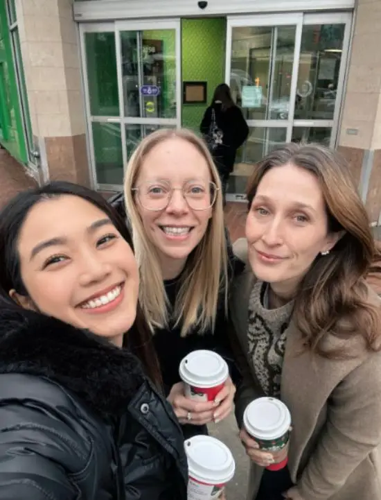 香港知名女星穿透视装庆生，好身材一览无余，曾因失恋三度自杀  第4张