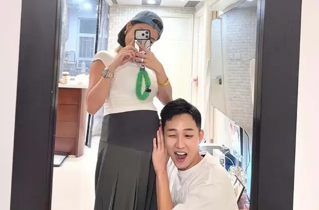 恭喜!TVB知名男星宣布妻子怀孕,娶富家千金当上门女婿 第3张 恭喜!TVB知名男星宣布妻子怀孕,娶富家千金当上门女婿 第3张