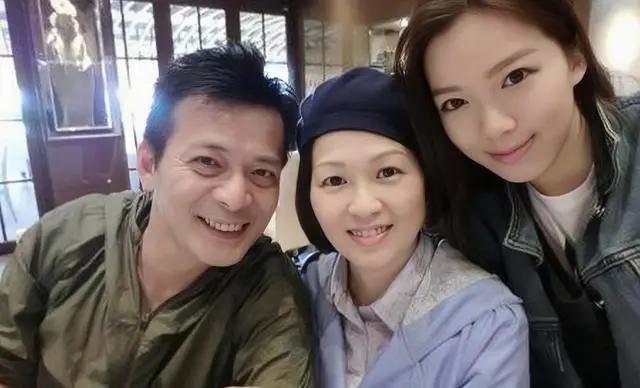 香港知名男星否认恋情，承诺为亡妻终身不娶，已正式退出娱乐圈  第7张